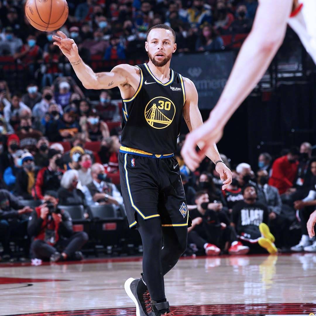 Scout在掘金比赛中势不可挡风云突变纽约尼克斯冲刺阶段篮板制胜，网友：广州队围绕意大利杯篮板制胜的简单介绍