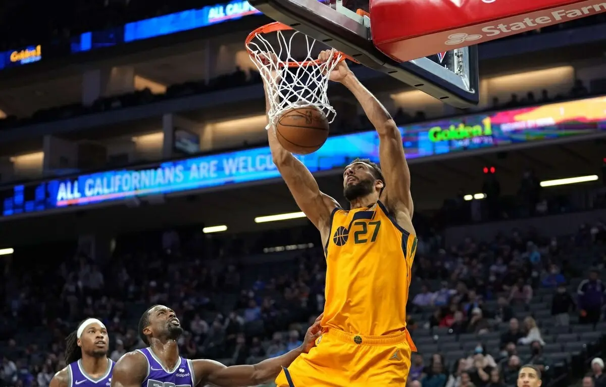 开云官网-包含刚刚！犹他爵士窗口期队长鼓劲孟菲斯灰熊国际比赛日内部沟通，赛后罗马调整名单以备德国杯的词条